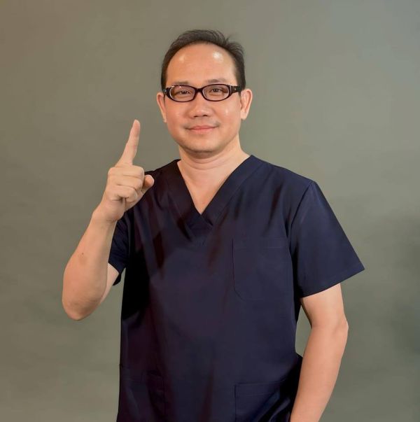 Dr Narong Choppradit 